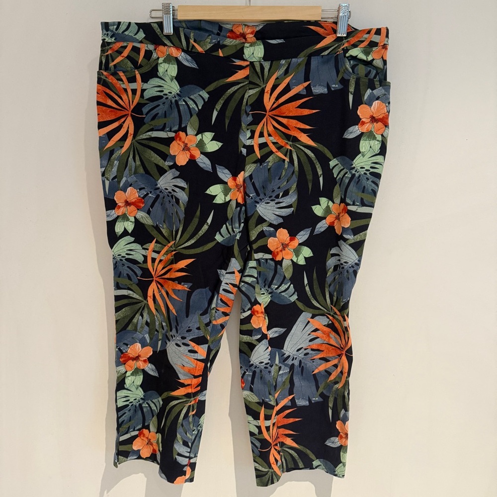Tribal Woman Capris Pull On Pants Floral Hawaiian Black Colorful Plus Size 20W